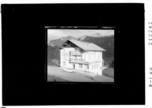 [Gasthof Buchholz in Fontanella mit Feuerstein und Bettlerspitze]