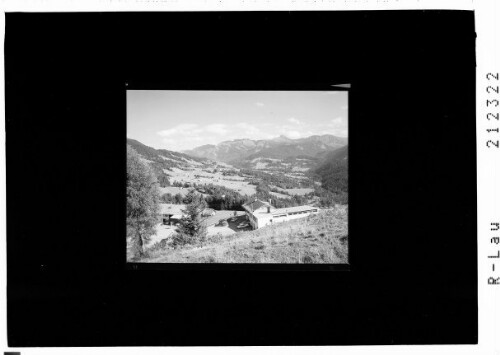 [Gasthof Ifenblick bei Sibratsgfäll mit Blick zum Hohen Ifen]