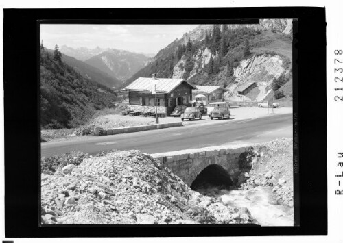 [Valfagehrhaus mit Blick zur Scesaplana]