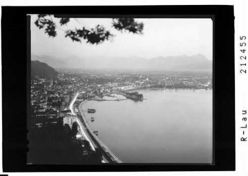 [Bregenz am Bodensee in der Dämmerung]