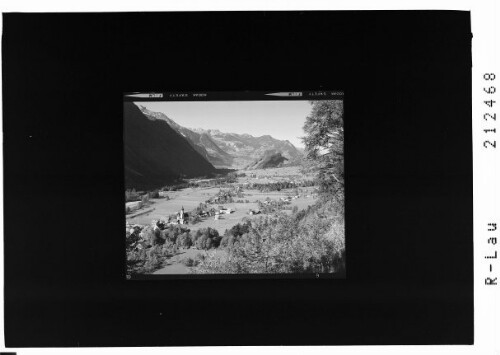 [Innerbraz im Klostertal gegen Schillerkopf und Mondspitze]