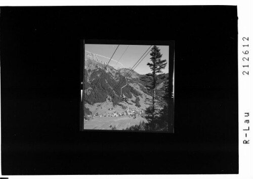 [Nesselwängle im Tannheimertal gegen Gehrenspitze und Schneidspitze]