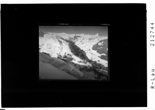 [Blick vom Langgrat auf Damüls mit Damülser Mittagspitze]