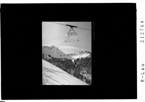 [Seilbahn auf Stein bei Sonntag im Grossen Walsertal gegen Breithorn]