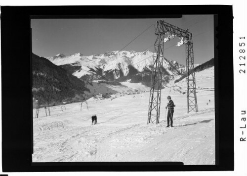 Nauders, 1336 m Tirol : [Skilift bei Nauders in Tirol mit Muttler und Piz Mundin]