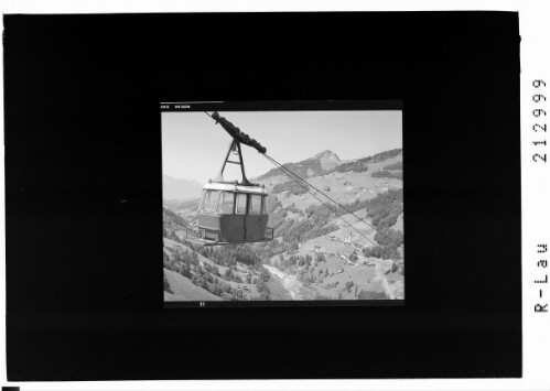 [Seilbahn bei Sonntag im Grossen Walsertal mit Blick in den Walgau und zum Falbkopf]