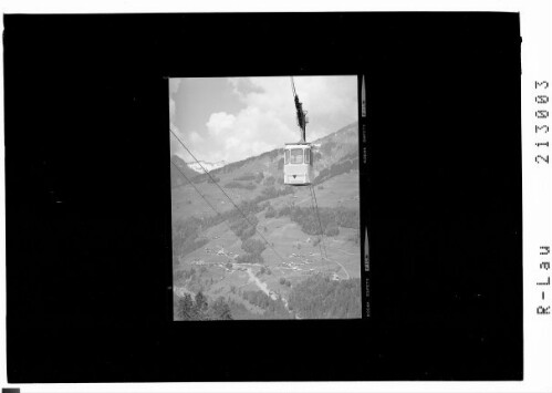 [Seilbahn bei Sonntag im Grossen Walsertal mit Blick zum Löffelspitze]