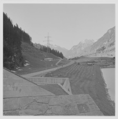 Straßenböschung Klostertal