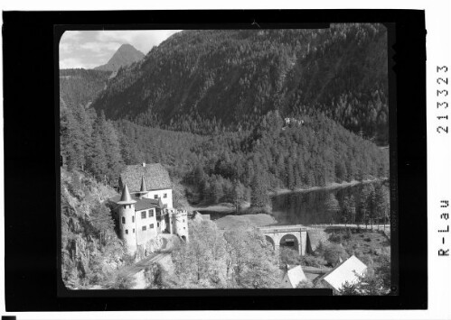 [Schloss Fernstein am Fernsteinsee gegen Sonnenspitze]