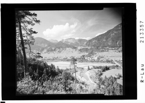 [Weissenbach im Lechtal gegen Litnisschrofen und Krinnenspitze]