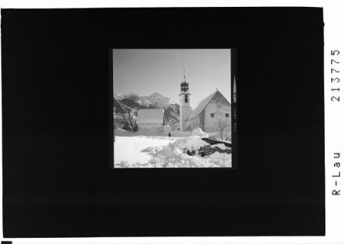 [Pfarrkirche in Nesselwängle im Tannheimertal gegen Gaichtspitze]