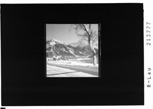 [Nesselwängle im Tannheimertal gegen Hahnenkamm und Gaichtspitze]