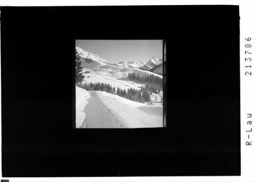 [Holzgauer Haus bei Lechleiten mit Wetterspitze und Pimig]