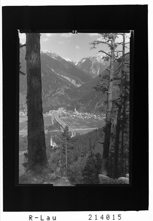 [Längenfeld im Ötztal mit Winnebachspitzen und Gaislehnkogel]