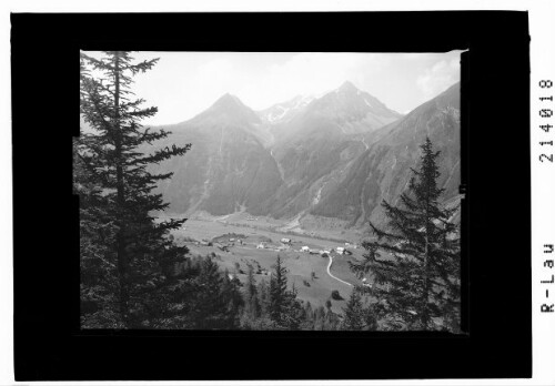 [Burgstein bei Längenfeld im Ötztal mit Hahlkogel und Wilde Geige]