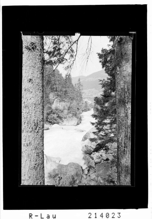 [Blick aus der Achschlucht bei Habichen auf Ötz in Tirol]