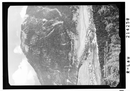 Weissenbach im Lechtal in Tirol gegen Gaichtspitze 1988 m