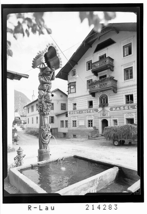 Ötz in Tirol / Dorfbrunnen : [Dorfbrunnen und Hotel Post in Ötz]