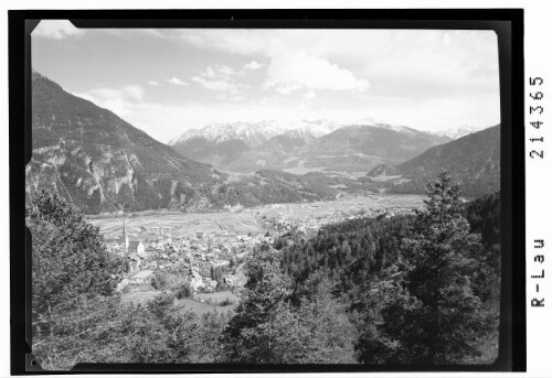 [Imst in Tirol mit Blick zum Geigenkamm und zum Kaunergrat]