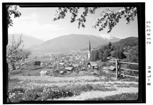 Imst in Tirol gegen Inntal und Ötztaler Berge
