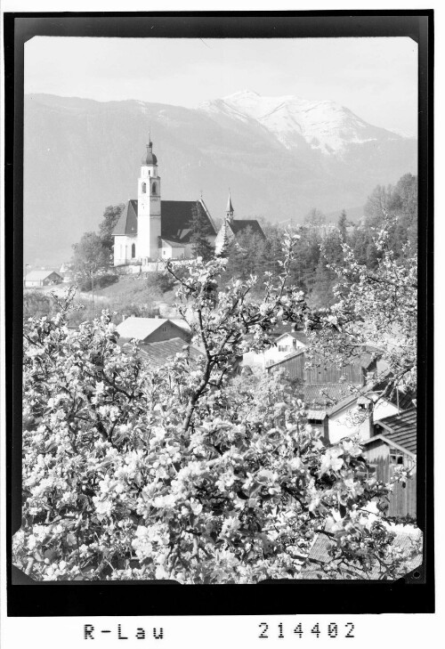 Tarrenz bei Imst / Tirol gegen Venetberg 2513 m