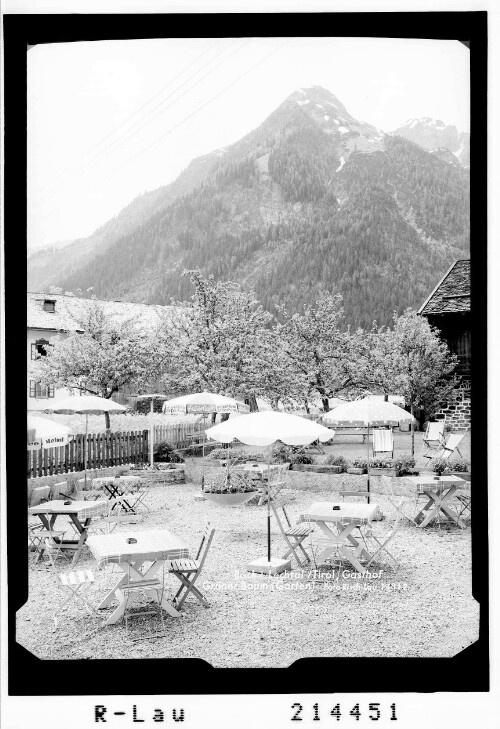 [Bach im Lechtal / Gastgarten des Gasthauses zum grünen Baum gegen Sonnenkogel]