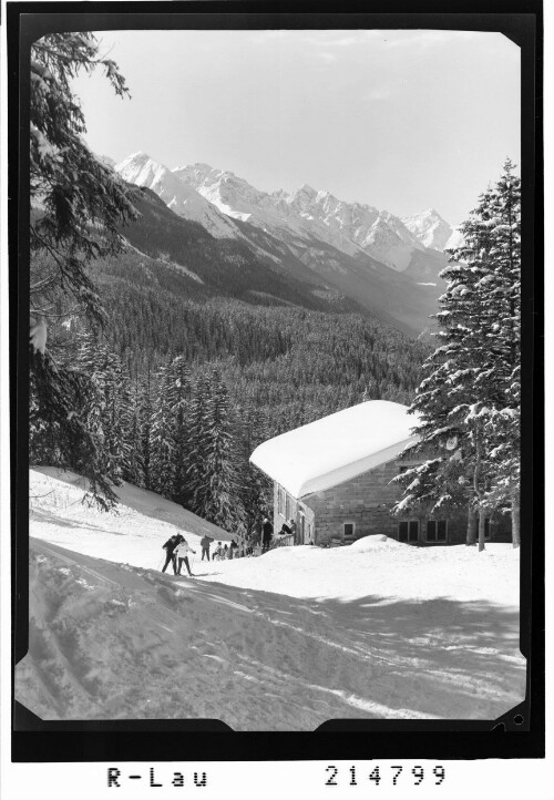 Nauders 1365 m / Tirol, Mutzkopfhütte 1800 m mit Engadiner Berge : [Mutzkopfhütte gegen Sesvennagruppe]