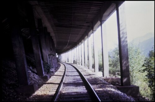 [Dalaas, Bahntrasse bei Löcherwaldgalerie]