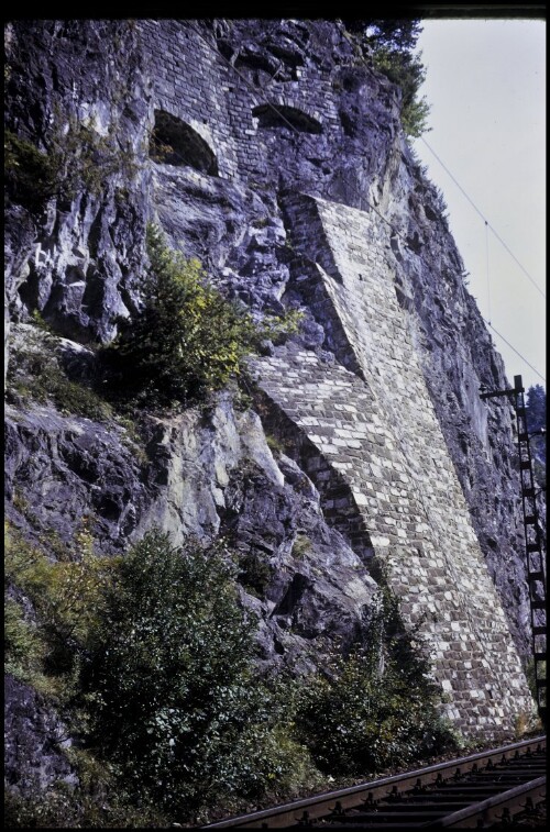 [Dalaas, Felsverbauungen 1935 u. 1953 bei km 117,7]