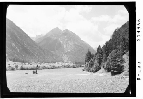 [Bach im Lechtal gegen Peischelspitze]