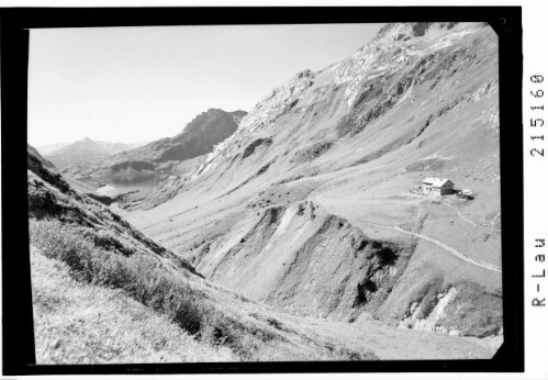 [Ravensburger Hütte mit Plattnitzer Jochspitze und Hochjoch]
