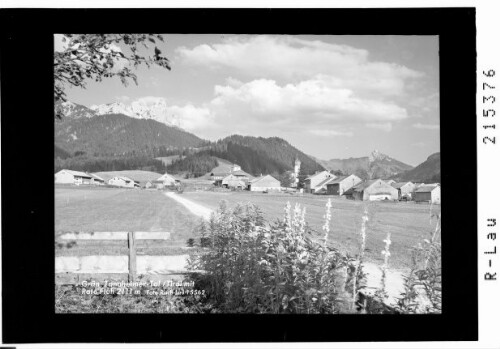 Grän, Tannheimertal / Tirol mit Rote Flüh 2111 m : [Grän im Tannheimertal mit Gimpel - Rote Flüh und Gaichtspitze]