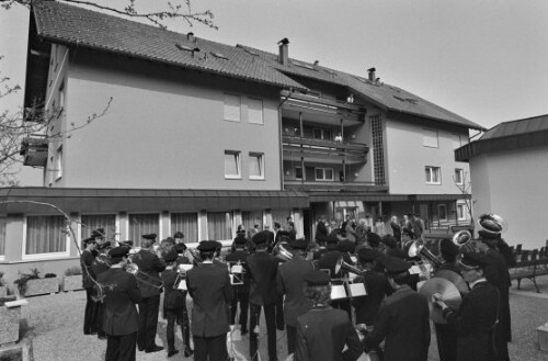 [Schwarzach, Einweihung, Seniorenwohnungen im  Engel -Areal]