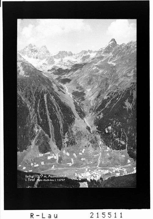 Ischgl 1377 m, Paznauntal in Tirol : [Ischgl mit Blick zur Küchelspitze und Kuchenspitze]