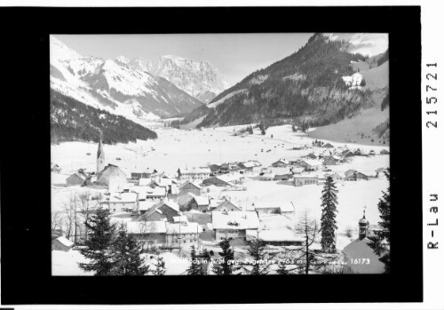Bichlbach in Tirol gegen Zugspitze 2963 m