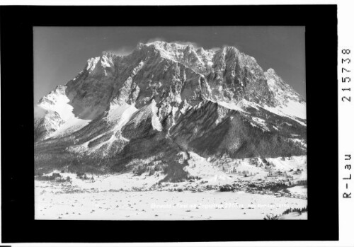 Ehrwald in Tirol mit Zugspitze 2963 m