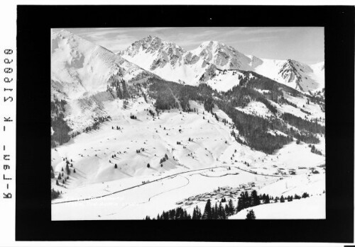 Zöblen im Tannheimertal 1088 m, Tirol : [Zöblen im Tannheimertal gegen Ponten und Bschiesser]