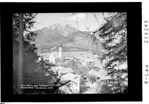 Arzl 883 m, gegen Tschirgant 2372 m