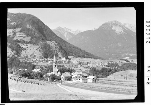 Wald bei Arzl 895 m gegen Lechtaler Alpen Pitztal / Tirol