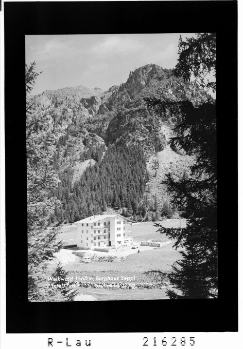 Weisswald 1560 m, Berghaus Seppl Pitztal / Tirol : [Berghaus Seppl in Weisswald im Pitztal gegen Ebnetkopf]