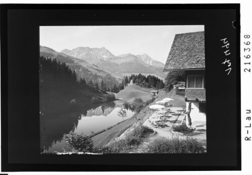 [Gasthaus Seewaldsee mit Seewaldsee bei Fontanella im Grossen Walsertal gegen Bteithorn und Kellerspitze]