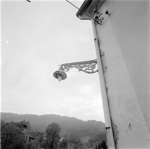 [Bregenz, Straßenlampe und Deuringschlössle]