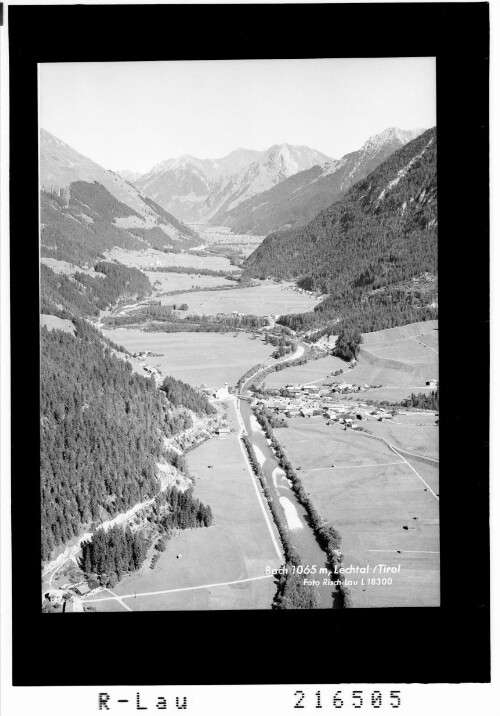 Bach 1065 m, Lechtal / Tirol : [Bach im Lechtal gegen Elmer Kreuzspitze und Lichtspitze]