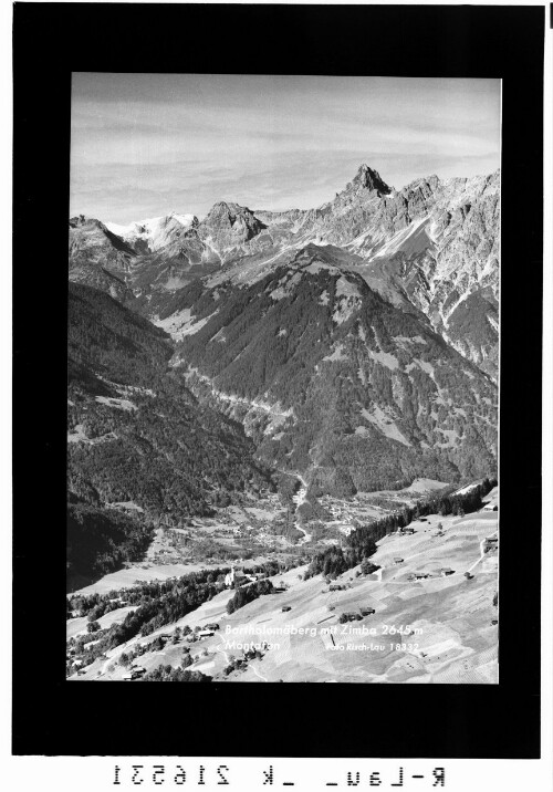 Bartholomäberg mit Zimba 2645 m, Montafon : [Bartholomäberg im Montafon mit Panüler und Zimba]