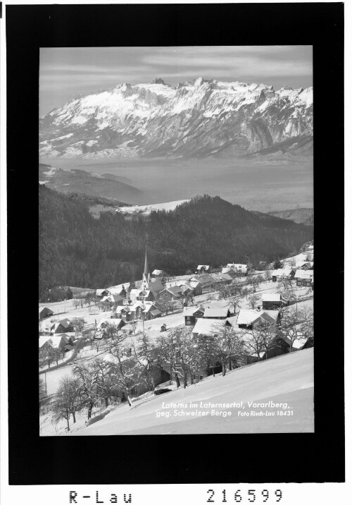 Laterns im Laternsertal, Vorarlberg, gegen Schweizer Berge : [Laterns / Tal mit Blick zum Altmann und Säntis]