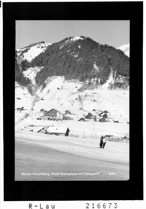 Brand / Vorarlberg, Hotel Scesaplana mit Schlepplift : [Schlepplift und Hotel Scesaplana in Brand gegen Niggenkopf]