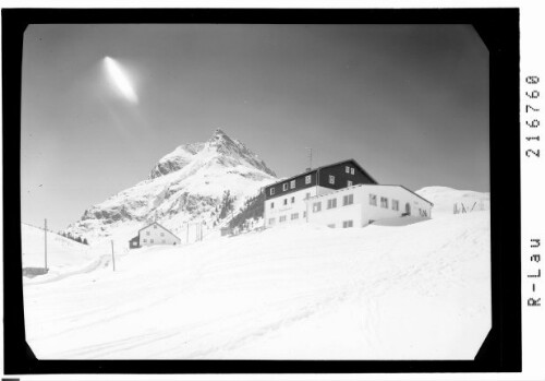 Hotel Dreiländer, Galtür 1600 m, Tirol / Austria : [Hotel Dreiländer in Wirl bei Galtür im Paznaun mit Ballunspitze]