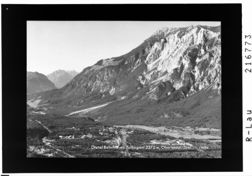 Ötztal Bahnhof mit Tschirgant 2372 m, Oberinntal / Tirol : [Ötztal Bahnhof mit Parseier Spitze und Tschirgant]