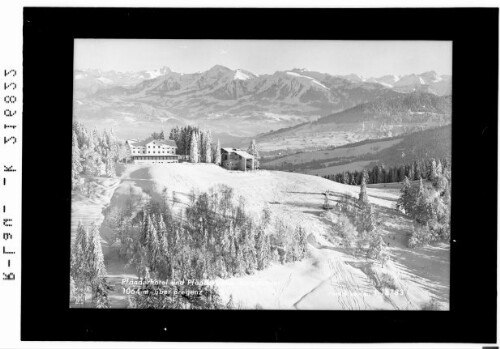 Pfänderhotel und Pfänderbahn - Bergstation 1064 m, über Bregenz : [Pfänderhotel und Pfänderbahn Bergstation mit Blick in den Bregenzerwald]