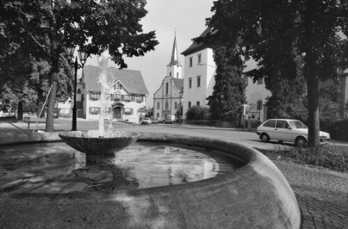 [Hohenems, Schlossplatz, Nibelungenbrunnen]